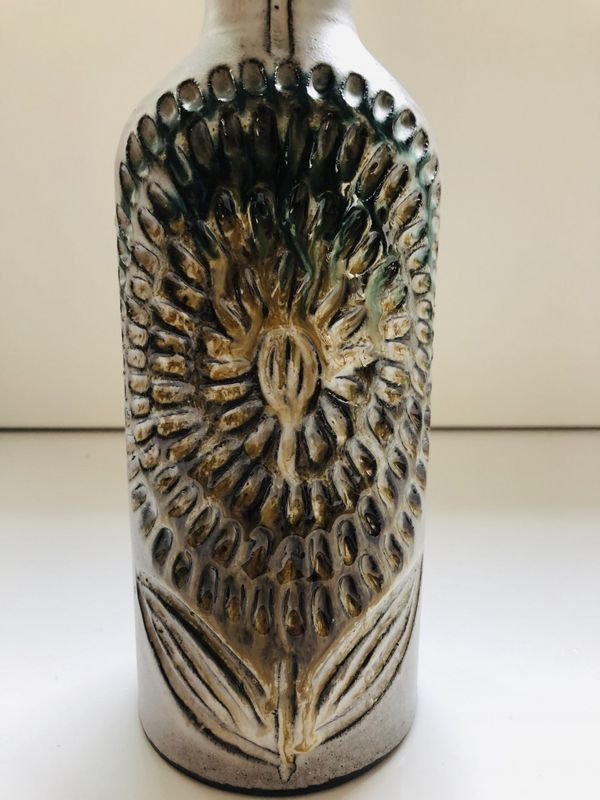 Vase med solsikke dekor