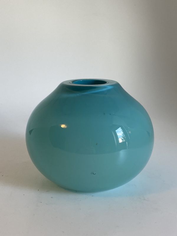 Kuleformet liten vase Boda
