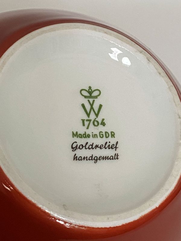 Vintage Wallendorf vase 