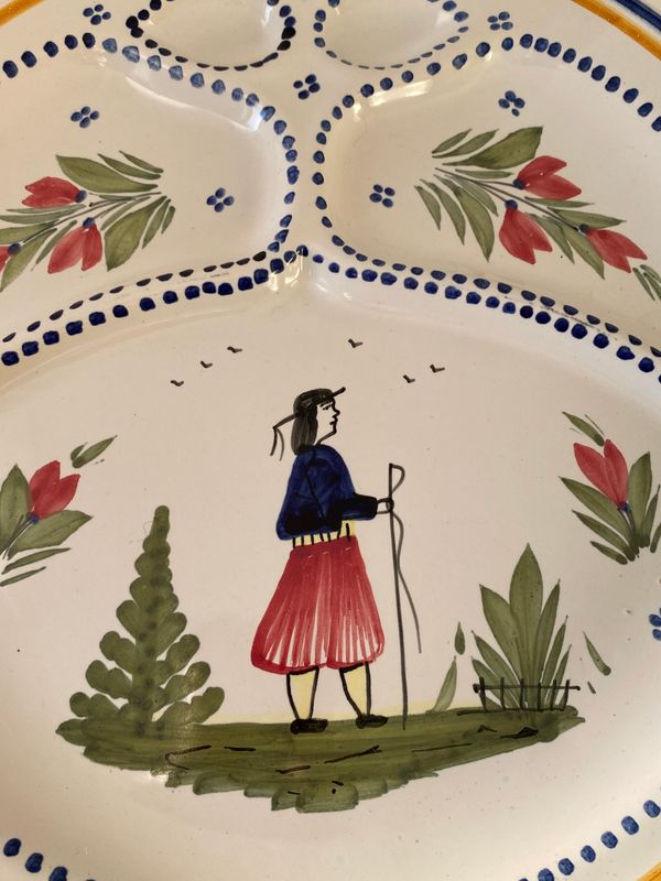 Tallerkener  Quimper, Frankrike