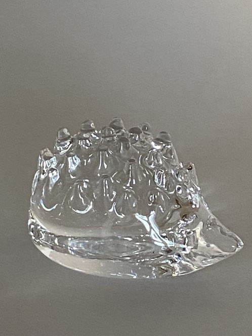 Hovedbilde Pinnsvin glassfigur Hadeland Benny Motzfeldt 