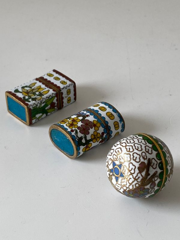 Miniatyr  cloisonné beholdere   