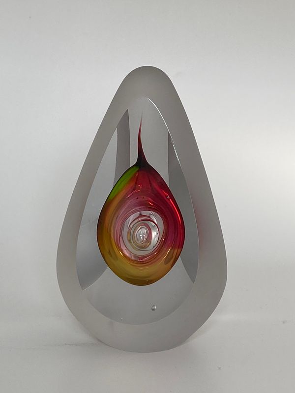 Dråpeformet papirvekt i glass 